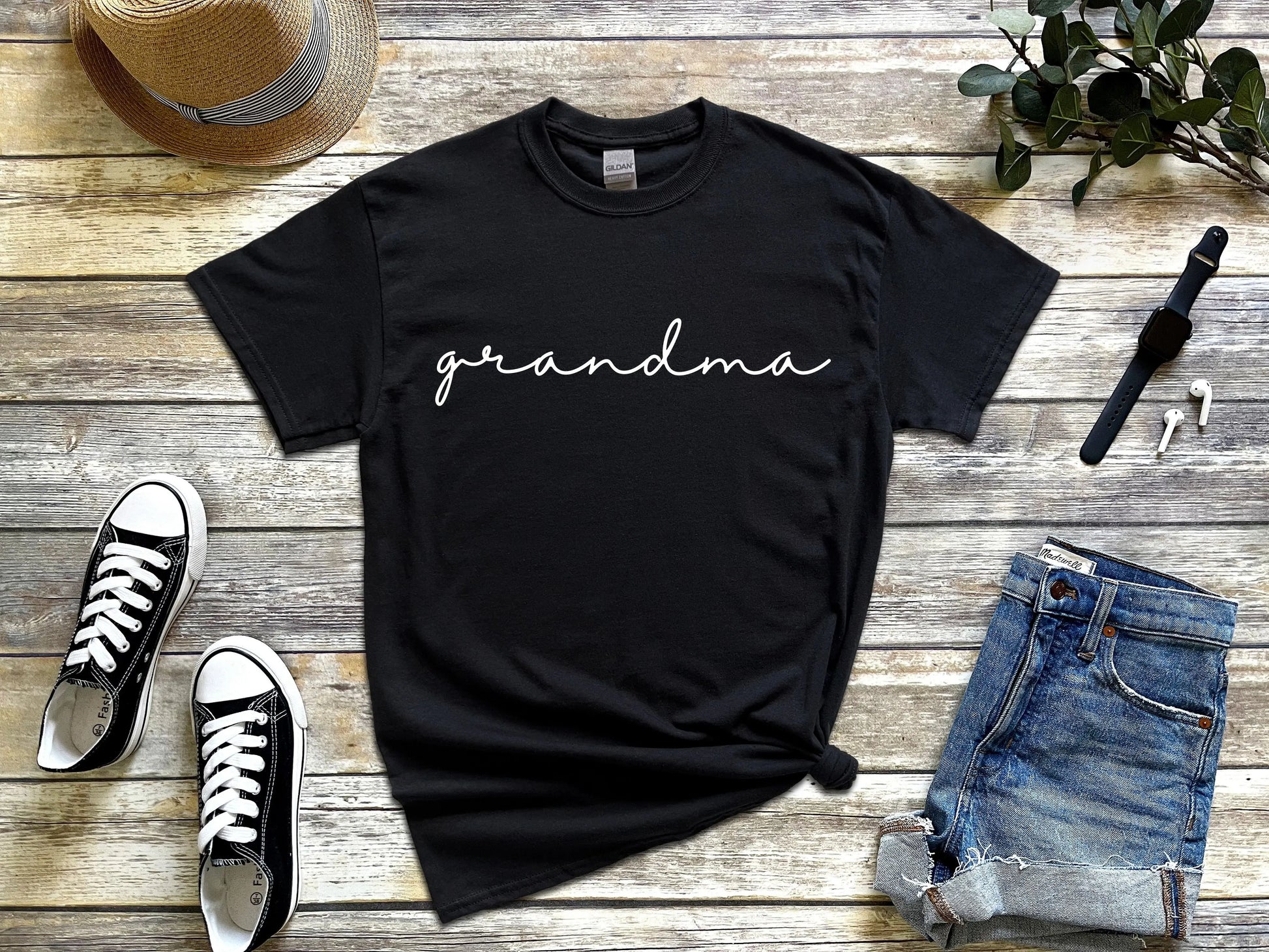 Grandma unisex t-shirt - Designs by Tangsley